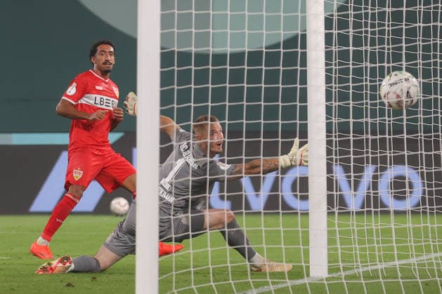 Sport Bilder des Tages 21.08.2026, xtgx, Fussball DFB-Pokal 1. Runde, FC Hansa Rostock - VfB Stuttgart, v.l. Tiago Tomas (Stuttgart, 8) schiesst Tor, schießt, Torschuetze, erzielt Tor, Treffer, scores the goal 0:3 (DFL DFB REGULATIONS PROHIBIT ANY USE OF PHOTOGRAPHS as IMAGE SEQUENCES and or QUASI-VIDEO) Rostock *** August 21, 2026, xtgx, Soccer DFB Cup 1st Round, FC Hansa Rostock vs. VfB Stuttgart, from left: Tiago Tomas (Stuttgart), 8 scores a goal, shoots, goal scorer, scores a goal, goal, scores the goal 0–3 DFL DFB REGULATIONS PROHIBIT ANY USE OF PHOTOGRAPHS as IMAGE SEQUENCES and or QUASI-VIDEO Rostock