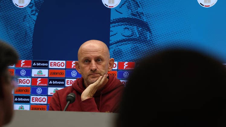 21.08.2026, xrekx, Fussball DFB Pokal 1.Runde, SV Waldhof Mannheim - 1.FC Kaiserslautern v.l. Pressekonferenz Torsten Lieberknecht Trainer (1.FC Kaiserslautern) (DFL DFB REGULATIONS PROHIBIT ANY USE OF PHOTOGRAPHS as IMAGE SEQUENCES and or QUASI-VIDEO) Mannheim *** August 21, 2026, xrekx, Soccer DFB Cup First Round, SV Waldhof Mannheim vs. FC Kaiserslautern – Press Conference with Torsten Lieberknecht, Coach of FC Kaiserslautern. DFL and DFB regulations prohibit any use of photographs as image sequences and or quasi-video. Mannheim