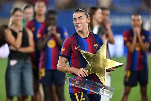 FC Barcelona, Barca v BRIGHTON & HOVE WOMEN S FOOTBALL JOHAN CRUYFF STADIUM,BARCELONA. August 21,2026 FC BARCELONA vs BRIGHTON & HOVE Aug 21,2026 Patri Guijarro (12) of FC Barcelona MVP of the match with teammates at the end of the match between FC Barcelona and Brighton & Hove corresponding to the Joan Gamper Trophy at Johan Cruyff Stadium in Barcelona, Spain, on August 21, 2026. Barcelona ESP Copyright: xS.xRosx