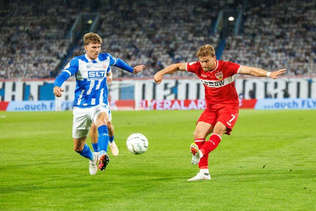 links Florian Bohnert (Rostock) gegen Maximilian Mittelstädt (VfB) ; GER, FC Hansa Rostock vs. VfB Stuttgart, Fußball, Männer, DFB-Pokal, 01. Runde, Spielzeit 2026 2027, 21.08.2026 Rostock Ostseestadion Mecklenburg - Vorpommern Deutschland *** left: Florian Bohnert, Rostock vs. Maximilian Mittelstädt, VfB GER; FC Hansa Rostock vs. VfB Stuttgart; Soccer; Men; DFB Cup; First Round; 2026–2027 Season; August 21, 2026, Rostock Ostseestadion, Mecklenburg-Western Pomerania, Germany