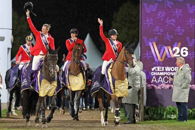 Siegerehrung, Weltmeister im Team, 1. Platz, Mannschaftsweltmeister Springen: Deutschland, (v.r. Sophie Hinners (GER, Deutschland) mit Pferd Iron Dames Singclair , Daniel Deusser (GER, Deutschland) mit Pferd Otello de Guldenboom , Richard Vogel (GER, Deutschland) mit Pferd United Touch S und Marcus Ehning (GER, Deutschland) mit Pferd Coolio 42 Springen, FEI Jumping World Championship, WM, Weltmeisterschaft , FEI Jumping World Championship Second Competition Team Final, Mercedes-Benz Prize, Mercedes-Benz Prize, Einzel und Teamwertung, Jumping , AACHEN - FEI World Championships 2026, Weltfest des Pferdesports, Reitsport Weltmeisterschaft 2026, Aachen 2026, Welcome Home 2026, Aachener Soers, 11. bis 23. August 2026, Reitsport, 20.08.2026, Aachen Aachener Soers Deutschland *** Awards Ceremony, Team World Champions, 1st Place, Team World Champions in Show Jumping—Germany; from right: Sophie Hinners (GER), Germany, riding Iron Dames Singclair; Daniel Deusser GER, Germany, riding Otello de Guldenboom; Richard Vogel GER, Germany, riding United Touch S; and Marcus Ehning GER, Germany, riding Coolio 42, Jumping, FEI Jumping World Championship, FEI Jumping World Championship Second Competition Team Final, Mercedes-Benz Prize, Mercedes-Benz Prize, Individual and Team Standings, Jumping, AACHEN FEI World Championships 2026, World Festival of Equestrian Sports, 2026 Equestrian World Championships, Aachen 2026, Welcome Home 2026, Aachen Soers, August 11–23, 2026, Equestrian Sports, August 20, 2026, Aachen Soers, Germany