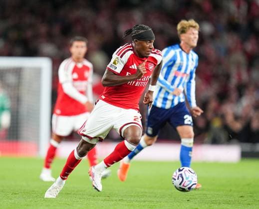 Noni Madueke of Arsenal runs with the ball at his feet Arsenal v Coventry City, Premier League, Football, Emirates Stadium, London, UK - 21 Aug 2026London Emirates Stadium United Kingdom EDITORIAL USE ONLY No use with unauthorised audio, video, data, fixture lists, club league logos or live services. Online in-match use limited to 120 images, no video emulation. No use in betting, games or single club league player publications.  Copyright: xWiredxPhotos Shutterstockx 17111592cx