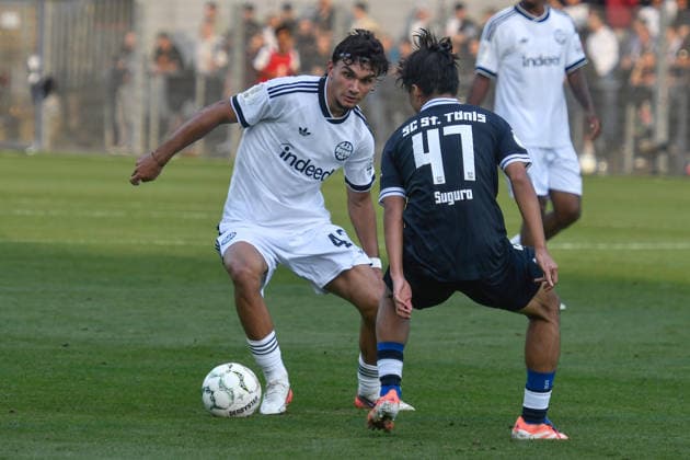 v. li. im Zweikampf Can Uzun (Eintracht Frankfurt 42) Hiroya Suguro (St. Tönis 47) 21.08.2026 ¢ Fussball ¢ SC St. Tönis vs Eintracht Frankfurt, Grotenburg-Stadion, Krefeld, DFB DFL REGULATIONS PROHIBIT ANY USE OF PHOTOGRAPHS AS IMAGE SEQUENCES AND OR QUASI-VIDEO NRW Germany *** From left: Can Uzun (Eintracht Frankfurt) and Hiroya Suguro (St. Tönis) in a one-on-one battle, 42, 47, August 21, 2026 ¢ Soccer ¢ SC St. Tönis vs. Eintracht Frankfurt, Grotenburg Stadium, Krefeld, DFB DFL REGULATIONS PROHIBIT ANY USE OF PHOTOGRAPHS AS IMAGE SEQUENCES AND OR QUASI-VIDEO NRW Germany Copyright: xpepphotox xSaschaxWeizx pep00321, pep_20260821_hm