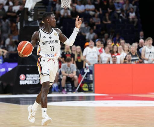 Dennis Schroeder (GER) Basketball, Herren, Supercup, DBB,TurkishAirlines SUPERCUP, Barclays Arena, Deutschland gegen Czechia 115-82 *** Dennis Schroeder GER Basketball, Men s, Super Cup, DBB, Turkish Airlines Super Cup, Barclays Arena, Germany vs. Czechia 115–82