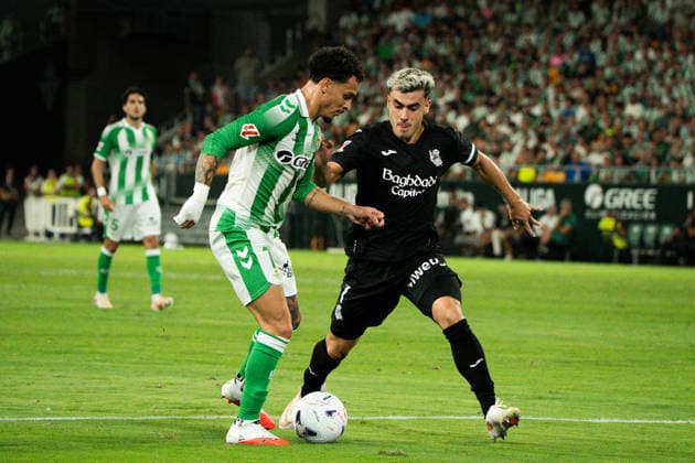 Antony dos Santos and Ander Barrenetxea seen during LaLiga 2026 27 matchday 2 game between Real Betis Balompie and Real Sociedad de futbol (Marta Lopez Ball Raw Images) Seville Estadio La Cartuja Spain Copyright: xMartaxLopezx MartaLopez_BallRawImages_RealBetis-RealSociedad-034