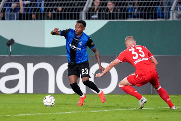 v.li.: Leroy-Jacques Mickels (SV Waldhof, 23), Jan Elvedi (FCK, 33), Zweikampf, Spielszene, Duell, duel, tackle, tackling, Dynamik, Action, Aktion, 21.08.2026, Mannheim (Deutschland), Fussball, DFB-Pokal, 1. Runde, SV Waldhof Mannheim - 1. FC Kaiserslautern, DFB DFL REGULATIONS PROHIBIT ANY USE OF PHOTOGRAPHS AS IMAGE SEQUENCES AND OR QUASI-VIDEO. *** v li Leroy Jacques Mickels SV Waldhof, 23, Jan Elvedi FCK, 33, tackle, game scene, duel, tackle, tackling, dynamics, action, 21 Aug 2026, Mannheim, Germany, soccer, DFB Cup, Round 1, SV Waldhof Mannheim 1 vs. FC Kaiserslautern, DFB DFL REGULATIONS PROHIBIT ANY USE OF PHOTOGRAPHS AS IMAGE SEQUENCES AND OR QUASI-VIDEO xozx