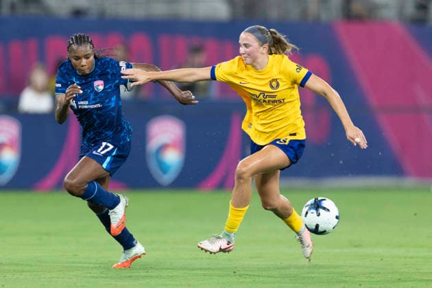 SAN DIEGO, CA - AUGUST 21: during a NWSL match between the Utah Royals and San Diego Wave FC on August 21, 2026 at Snapdragon Stadium in San Diego, CA. (Photo by Karl Anderson Icon Sportswire) SOCCER: AUG 21 NWSL SD Wave vs Royals EDITORIAL USE ONLY Icon272260821002