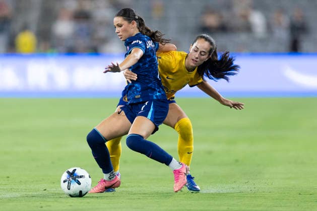 SAN DIEGO, CA - AUGUST 21: San Diego Wave FC forward Melanie Barcenas (7) controls the ball against Utah Royals defender Nuria Rabano (14) during a NWSL match between the Utah Royals and San Diego Wave FC on August 21, 2026 at Snapdragon Stadium in San Diego, CA. (Photo by Karl Anderson Icon Sportswire) SOCCER: AUG 21 NWSL SD Wave vs Royals EDITORIAL USE ONLY Icon272260821007
