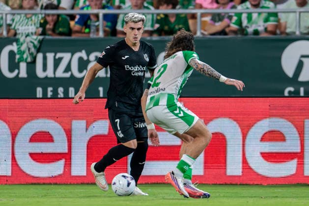 Real Betis Balompie v Real Sociedad - LaLiga EA Sports 2026 27 Ander Barrenetxea of Real Sociedad runs with the ball during the La Liga EA Sports match between Real Betis and Real Sociedad at Stadium La Cartuja in Seville, Spain, on August 21, 2026. Seville Spain  Copyright: xJosexLuisxContrerasx originalFilename:joseluiscontreras-realbeti260821_npgGX.jpg