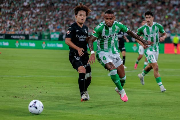 Real Betis Balompie v Real Sociedad - LaLiga EA Sports 2026 27 Natan Bernardo de Souza of Real Betis competes for the ball with Takefusa Kubo of Real Sociedad during the La Liga EA Sports match between Real Betis and Real Sociedad at Stadium La Cartuja in Seville, Spain, on August 21, 2026. Seville Spain  Copyright: xJosexLuisxContrerasx originalFilename:joseluiscontreras-realbeti260821_npEmx.jpg