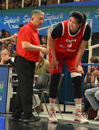 (260822) -- TRENTO, Aug. 22, 2026 -- China s head coach Gong Luming (L) communicates with Zhang Ziyu of China during a women s basketball friendly match between Italy and China in Trento, Italy, Aug. 21, 2026. (Photo by Xinhua) (SP)ITALY-TRENTO-BASKETBALL-WOMEN S FRIENDLY MATCH-ITALY VS CHINA AlbertoxLingria 
