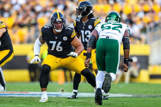 August 21, 2026, Pittsburgh, Pennsylvania, USA: Pittsburgh Steelers offensive tackle TROY FAUTANU (76) blocks against New York Jets linebacker KINGSLEY ENAGBARE (52) during the NFL, American Football Herren, USA preseason football game between the Pittsburgh Steelers and the New York Jets in Pittsburgh, Pennsylvania. NFL 2026: Jets 17: 0 Steelers  - ZUMAg257 20260821_zsp_g257_009 Copyright: xBrentxGudenschwagerx