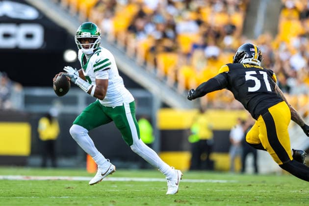August 21, 2026, Pittsburgh, Pennsylvania, USA: New York Jets quarterback GENO SMITH (7) rolls out the pocket while looking downfield during the NFL, American Football Herren, USA preseason football game between the Pittsburgh Steelers and the New York Jets in Pittsburgh, Pennsylvania. NFL 2026: Jets 17: 0 Steelers  - ZUMAg257 20260821_zsp_g257_015 Copyright: xBrentxGudenschwagerx
