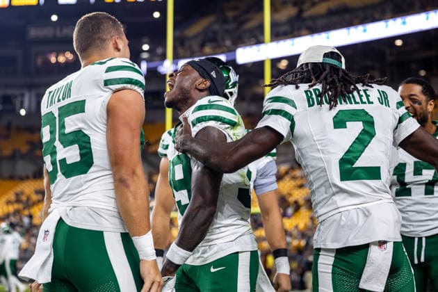 August 21, 2026, Pittsburgh, Pennsylvania, USA: New York Jets wide receiver QUINCY SKINNER JR. (39) celebrates a touchdown reception during the NFL, American Football Herren, USA preseason football game between the Pittsburgh Steelers and the New York Jets in Pittsburgh, Pennsylvania. Pittsburgh USA - ZUMAg257 20260821_zsp_g257_017 Copyright: xBrentxGudenschwagerx