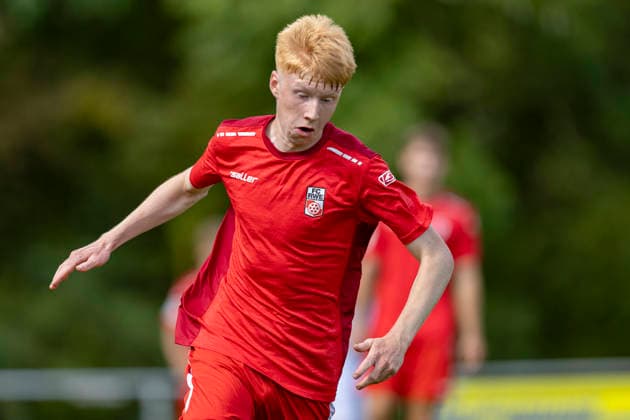U17, U 17 DFB-Nachwuchsliga - Vorrunde Gruppe H: FC Rot-Weiß Erfurt vs. SV Meppen; Erfurt; 22.08.2026 Julien Zentgraf ( 19; FC Rot-Weiß Erfurt U17) U17 DFB-Nachwuchsliga - Vorrunde Gruppe H: FC Rot-Weiß Erfurt vs. SV Meppen; Hauptplatz Cyriaksgebreite Erfurt; 22.08.2026 DFB REGULATIONS PROHIBIT ANY USE OF PHOTOGRAPHS AS IMAGE SEQUENCES AND OR QUASI-VIDEO. *** U17 DFB Youth League Preliminary Round Group H FC Rot Weiß Erfurt vs. SV Meppen Erfurt, August 22, 2026, Julien Zentgraf, 19, FC Rot Weiß Erfurt U17, U17 DFB Youth League Preliminary Round Group H, FC Rot Weiß Erfurt vs. SV Meppen, Main Field, CyriaksgeErfurt, August 22, 2026 DFB regulations prohibit any use of photographs as image sequences and or quasi-video Copyright: xBEAUTIFULxSPORTS Duehringx