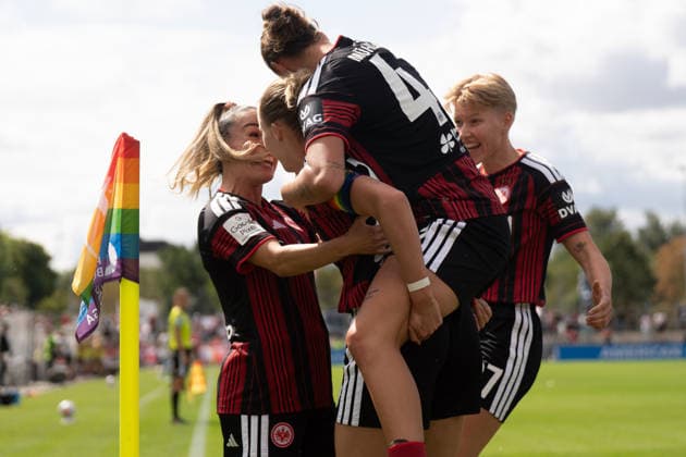22.08.2026, xhfmx, Fussball Google Pixel Frauen-Bundesliga, Eintracht Frankfurt - 1.FC Köln Die Eintracht Frankfurt Frauen bejubeln das 1:0 durch Laura Freigang (Eintracht Frankfurt, Rückennummer 10) gegen die Frauen des 1.FC Köln. Tor, Goal, Jubel, Celebration Frankfurt am Main *** August 22, 2026, xhfmx, Soccer Google Pixel Women s Bundesliga, Eintracht Frankfurt vs. 1. FC Köln. The Eintracht Frankfurt women celebrate the 1-0 goal scored by Laura Freigang (Eintracht Frankfurt, No. 10) against the women of 1. FC Köln. Goal, Goal, celebration, Frankfurt am Main