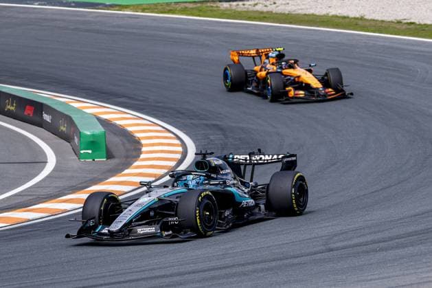 ZANDVOORT - George Russell from Great Britain and driver for Mercedes-AMG PETRONAS F1 Team, Lando Norris from Great Britain and driver for McLaren Formula 1 Team during the sprint race of the Formula 1 Heineken Dutch Grand Prix at Circuit Zandvoort on 22 August 2026 in Zandvoort, the Netherlands. MARCEL TER BALS ANP xVIxANPxSportx xMarcelxterxBalsxIVx 565994269 originalFilename: 565994269.jpg