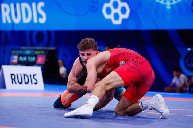 U20 World Championships 74kg FS - Manuel Wagin (GER) df. Mate Bendeguz Varga (HUN) *** U20 World Championships, 74 kg Freestyle: Manuel Wagin (GER) def. Mate Bendeguz Varga (HUN) Copyright: xKostadinxAndonovx