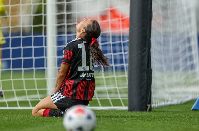 GER, Frankfurt, Eintracht Frankfurt vs 1. FC Köln, Google Pixel Frauen Bundesliga, Fussball, DFB, Spielzeit 2026 2027, Stadion am Brentanobad, 1. Spieltag im Bild: Hayley Raso (Eintracht Frankfurt Frauen 16), Enttäuschung und Frust DFB DFL REGULATIONS PROHIBIT ANY USE OF PHOTOGRAPHS AS IMAGE SEQUENCES AND OR QUASI-VIDEO, 22.08.2026 *** GER, Frankfurt, Eintracht Frankfurt vs. 1. FC Köln, Google Pixel Women’s Bundesliga, Soccer, DFB, 2026–2027 Season, Stadion am Brentanobad, Matchday 1 in Pictures: Hayley Raso, Eintracht Frankfurt Women’s Team, 16, Disappointment and Frustration. DFB and DFL regulations prohibit any use of photographs as image sequences and or quasi-video. August 22, 2026 Copyright: HMBxMedia HendrikxHamelau