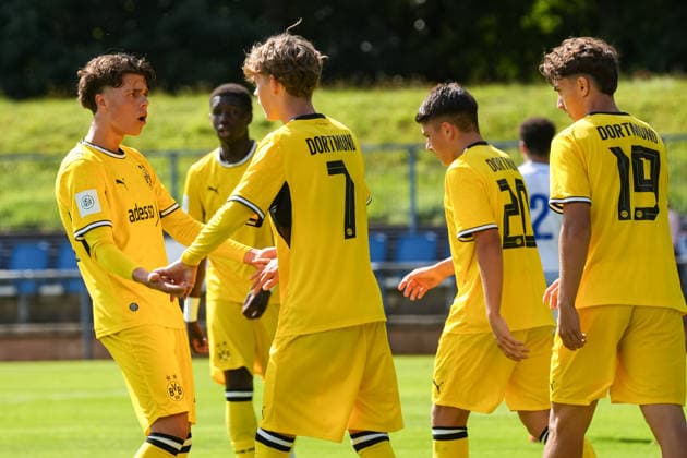 Samstag, 22.08.2026 Saison 2026 2027 3. Spieltag U17, U 17 DFB Nachwuchsliga Vorrunde Gruppe G im BSA Westender Straße, Duisburg, Germany. MSV Duisburg U17 - BV Borussia Dortmund U17. Torjubel nach dem 2:1 durch Janis Tunkel (BVB). *** Saturday, August 22, 2026; 2026–2027 Season; Matchday 3; U17 DFB Youth League; Preliminary Round; Group G at BSA Westender Straße, Duisburg, Germany MSV Duisburg U17 vs. BV Borussia Dortmund U17 Cheers after Janis Tunkel’s 2–1 goal for BVB