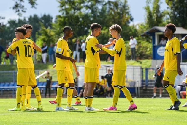 Samstag, 22.08.2026 Saison 2026 2027 3. Spieltag U17, U 17 DFB Nachwuchsliga Vorrunde Gruppe G im BSA Westender Straße, Duisburg, Germany. MSV Duisburg U17 - BV Borussia Dortmund U17. Torjubel nach dem 2:1 durch Janis Tunkel (BVB). *** Saturday, August 22, 2026; 2026–2027 Season; Matchday 3; U17 DFB Youth League; Preliminary Round; Group G at BSA Westender Straße, Duisburg, Germany MSV Duisburg U17 vs. BV Borussia Dortmund U17 Cheers after Janis Tunkel’s 2–1 goal for BVB