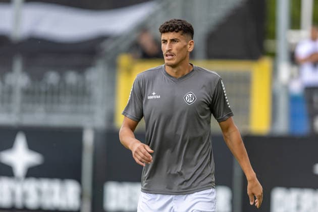 Freisteller Ali Odabas (VfR Aalen, 17) Warm Up angespannter Blick Mimik, GER, VfR Aalen vs. SG Eintracht Frankfurt II, Fussball, Herren, Regionalliga Suedwest, 3. Spieltag, Spielzeit 2026 2027, 22.08.2026, DFL DFB REGULATIONS PROHIBIT ANY USE OF PHOTOGRAPHS AS IMAGE SEQUENCES AND OR QUASI-VIDEO, GER, VfR Aalen vs. SG Eintracht Frankfurt II, Fussball, Herren, Regionalliga Suedwest, 3. Spieltag, Spielzeit 2026 2027, 22.08.2026 Aalen *** Cutout: Ali Odaba of VfR Aalen, 17, warming up with a tense expression, GER, VfR Aalen vs. SG Eintracht Frankfurt II, soccer, men s, Regionalliga Southwest, Matchday 3, 2026–2027 season, August 22, 2026, DFL and DFB regulations prohibit any use of photographs as image sequences and or quasi-video, GER, VfR Aalen vs. SG Eintracht Frankfurt II, Soccer, Men’s, Regionalliga Southwest, Matchday 3, 2026–2027 Season, August 22, 2026, Aalen Copyright: xEibner-Pressefoto JanixPlessx EP_JPL