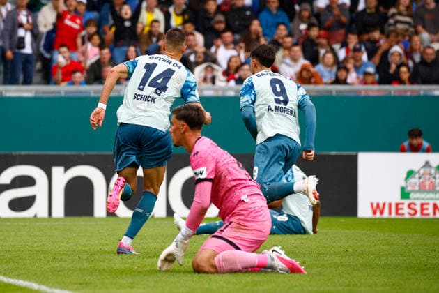 22.08.2026, xavx, Fussball DFB Pokal 1.Runde, SV Wehen Wiesbaden - Bayer 04 Leverkusen v.l. Patrik Schick (Bayer 04 Leverkusen) celebrate the goal, Der Torjubel zum 0:1 Wiesbaden *** August 22, 2026, xavx, Soccer, DFB Cup First Round, SV Wehen Wiesbaden vs. Bayer 04 Leverkusen, Patrik Schick of Bayer 04 Leverkusen celebrates the goal, The goal celebration for the 0-1 lead over Wiesbaden