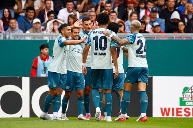 22.08.2026, xavx, Fussball DFB Pokal 1.Runde, SV Wehen Wiesbaden - Bayer 04 Leverkusen v.l. Patrik Schick (Bayer 04 Leverkusen) celebrate the goal, Der Torjubel zum 0:1 Wiesbaden *** August 22, 2026, xavx, Soccer, DFB Cup First Round, SV Wehen Wiesbaden vs. Bayer 04 Leverkusen, Patrik Schick of Bayer 04 Leverkusen celebrates the goal, The goal celebration for the 0-1 lead over Wiesbaden