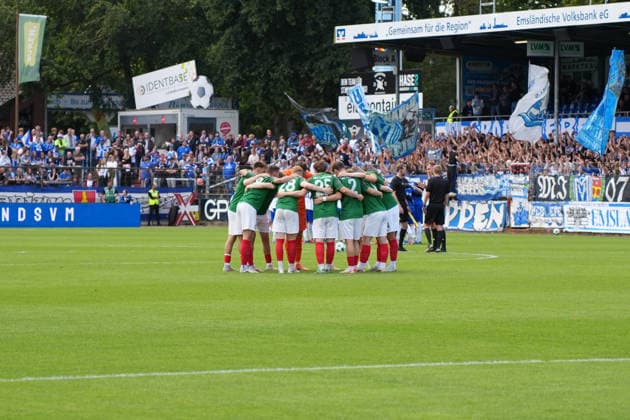 Deutschland: Fussball, NFV Krombacher Niedersachsenpokal, Viertelfinale, Hänsch-Arena, Emslandstadion, 3. Liga vs. Regionalliga Nord, SV Meppen vs. HSC Hannover: Team vom HSC Hannover *** German Soccer, NFV Krombacher Lower Saxony Cup, Quarterfinals, Hänsch Arena, Emslandstadion, 3rd Division vs. Regionalliga Nord, SV Meppen vs. HSC Hannover (HSC Hannover team) Copyright: xMichelxWittex