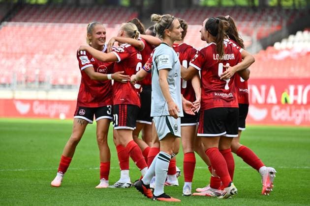 22.08.2026 - Fussball - Saison 2026 2027 - 1. Google Pixel Frauen Bundesliga - 01. Spieltag: 1. FC Nürnberg FCN ( Club Clubfrauen ) - VfL Wolfsburg - Sportfoto Zink - xwoxzix - Svenja Huth (10, VfL Wolfsburg ) enttäuscht Enttäuschung - hinten Torjubel Jubel Freude nach Treffer Tor Torschuß zum 0:2 durch Keira Bednorz (21, 1. FC Nürnberg FCN ) - *** August 22, 2026 Soccer Season 2026–2027 1 Google Pixel Women s Bundesliga Matchday 1 1 FC Nuremberg (FCN) Club Women s Team VfL Wolfsburg Sports Photo Zink xwoxzix Svenja Huth 10, VfL Wolfsburg disappoints; disappointment in defense; goal celebration; jubilation; joy after a goal; shot on goal for the 0–2 by Keira Bednorz 21, 1 FC Nuremberg FCN