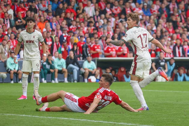 22.08.2026, xtgx, Fussball - DFB Pokal 1.Runde Energie Cottbus - FC Augsburg emspor, v.l. Tor zum 0:2 durch Kristijan Jakic (Augsburg, 17) (DFL DFB REGULATIONS PROHIBIT ANY USE OF PHOTOGRAPHS as IMAGE SEQUENCES and or QUASI-VIDEO) Cottbus *** August 22, 2026, xtgx, Soccer, DFB Cup, First Round: Energie Cottbus vs. FC Augsburg (emspor), from left: Goal making it 0–2 by Kristijan Jakic (Augsburg), 17. DFL and DFB regulations prohibit any use of photographs as image sequences and or quasi-video footage. Cottbus