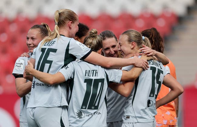 Weronika Arasniewicz Torjubel 2-4 , 1.FC Nürnberg-Wolfsburg , Google-Pixel Frauen Bundesliga , , Fußball , in dem Max Morlock Stadion in Nürnberg , Bayern , Deutschland . August 22 , 2026 . Photo by: Davide Elias IPA Photo Pressefoto DENL Copyright: xDavidexEliasx