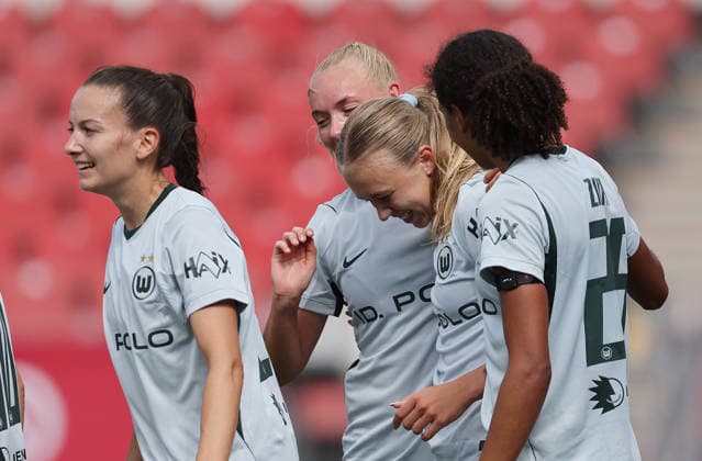Weronika Arasniewicz Torjubel 2-4 , 1.FC Nürnberg-Wolfsburg , Google-Pixel Frauen Bundesliga , , Fußball , in dem Max Morlock Stadion in Nürnberg , Bayern , Deutschland . August 22 , 2026 . Photo by: Davide Elias IPA Photo Pressefoto DENL Copyright: xDavidexEliasx