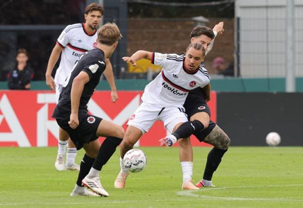 22.08.2026 - Fussball - Saison 2026 2027 - DFB Pokal Vereinspokal - 01. Runde: Viktoria Köln - 1. FC Nürnberg Nuernberg FCN ( Club ) - Sportfoto Zink DaMa - xdaxmax - regulations prohibit any use of photographs as image sequences and or quasi-video - Rafael Lubach (18, 1. FC Nürnberg FCN ) im Angriff *** August 22, 2026 Soccer Season 2026–2027 DFB Cup Club Cup First Round Viktoria Cologne 1 FC Nuremberg Nuremberg FCN Club Sports Photo Zink DaMa xdaxmax regulations prohibit any use of photographs as image sequences and or quasi-video Rafael Lubat 6:18 p.m., 1. FC Nürnberg (FCN) on the attack