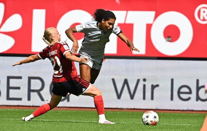 22.08.2026 - Fussball - Saison 2026 2027 - 1. Google Pixel Frauen Bundesliga - 01. Spieltag: 1. FC Nürnberg FCN ( Club Clubfrauen ) - VfL Wolfsburg - Sportfoto Zink - xwoxzix - Keira Bednorz (21, 1. FC Nürnberg FCN ) Cora Zicai (28, VfL Wolfsburg )+ Szene zu Elfmeter Strafstoß *** August 22, 2026 Soccer Season 2026–2027 1 Google Pixel Women s Bundesliga Matchday 1 1. FC Nürnberg (FCN) Women s Team VfL Wolfsburg Sports photo by Zink xwoxzix Keira Bednorz 21, 1 FC Nuremberg (FCN) Cora Zicai, 28, VfL Wolfsburg Scene: Penalty Kick
