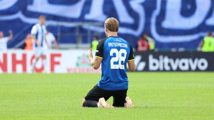 22.08.2026, xrekx, Fussball DFB Pokal 1.Runde, 1.FC Saarbruecken - Hertha BSC Berlin v.l. Niko Bretschneider (1.FC Saarbruecken) Beten (DFL DFB REGULATIONS PROHIBIT ANY USE OF PHOTOGRAPHS as IMAGE SEQUENCES and or QUASI-VIDEO) Saarbruecken *** August 22, 2026, xrekx, Soccer DFB Cup 1st Round, 1. FC Saarbrücken vs. Hertha BSC Berlin by Niko Bretschneider 1. FC Saarbrücken. Please note: DFL and DFB regulations prohibit any use of photographs as image sequences and or quasi-video. Saarbrücken