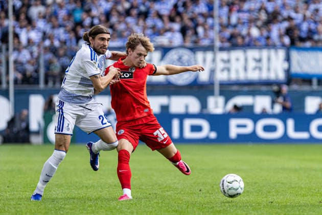 DFB-Pokal, 2026 2027, 1. Runde: MSV Duisburg - SV 07 Elversberg; 22.08.2026 Joshua Bitter (MSV Duisburg, 29), Cole Campbell (SV 07 Elversberg, 39) DFB-Pokal, 2026 2027, 1. Runde: MSV Duisburg - SV 07 Elversberg; Schauinsland-Reisen-Arena, Duisburg; 22.08.2026 DFB regulations prohibit any use of photographs as image sequences and or quasi video. *** DFB Cup, 2026–2027, First Round: MSV Duisburg vs. SV 07 Elversberg, August 22, 2026; Joshua Bitter (MSV Duisburg, 29), Cole Campbell (SV 07 Elversberg, 39); DFB Cup, 2026–2027, First Round: MSV Duisburg vs. SV 07 Elversberg at Schauinsland Reisen Arena, Duisburg, August 22, 2026. DFB regulations prohibit any use of photographs as image sequences and or quasi-video. Copyright: xBEAUTIFULxSPORTS Buriakovx