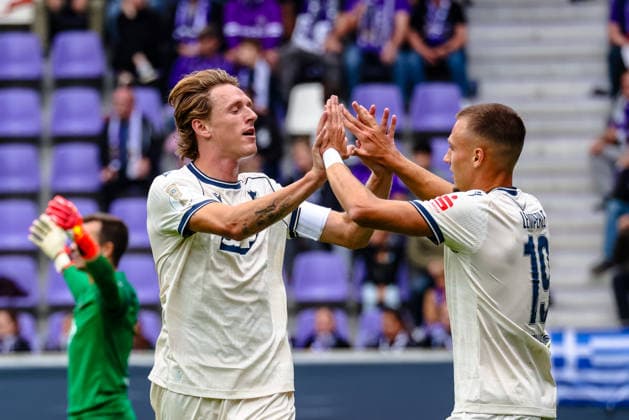 Wouter Burger (TSG 1899 Hoffenheim, 18) und 99 Hoffenheim, 19) Jubel, Torjubel, jubelt ueber Tor zum 0:2, FC Erzgebirge Aue vs. TSG Hoffenheim, Fussball, DFB Pokal, 1. Runde, Saison 2026 2027, 22.08.2026,¨ DFL REGULATIONS PROHIBIT ANY USE OF PHOTOGRAPHS AS IMAGE SEQUENCES AND OR QUASI-VIDEO,¨ FC Erzgebirge Aue vs. TSG Hoffenheim, Fussball, DFB Pokal, 1. Runde, Saison 2026 2027, 22.08.2026, Aue *** Wouter Burger, TSG 1899 Hoffenheim, 18, and 99 Hoffenheim, 19, celebrating, goal celebration, celebrating the goal that made it 0–2, FC Erzgebirge Aue vs. TSG Hoffenheim, soccer, DFB Cup, 1st round, 2026–2027 season, August 22, 2026, DFL regulations prohibit any use of photographs as image sequences and or quasi-video, FC Erzgebirge Aue vs. TSG Hoffenheim, soccer, DFB Cup, Round 1, 2026–2027 Season, August 22, 2026, Aue Copyright: xEibner-Pressefoto LauraxRoemerx EP_LRR