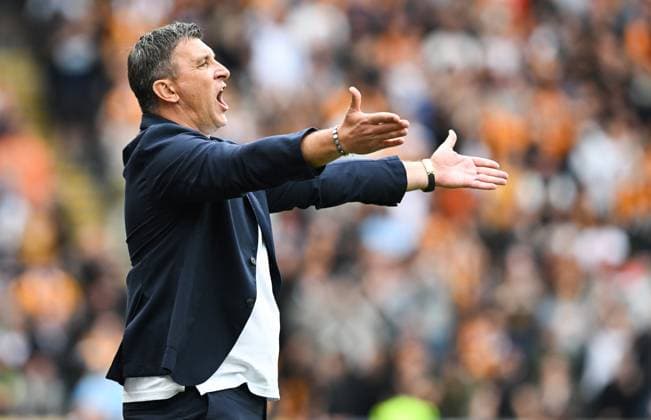 Head Coach Sergej Jakirovic of Hull City reacts during the game Hull City v Manchester United, ManU Premier League Football, Football, MKM Stadium, Hull, UK - 22 Aug 2026Hull MKM Stadium United Kingdom EDITORIAL USE ONLY No use with unauthorised audio, video, data, fixture lists, club league logos or live services. Online in-match use limited to 120 images, no video emulation. No use in betting, games or single club league player publications.  Copyright: xGreigxCowie Shutterstockx 17111325bj