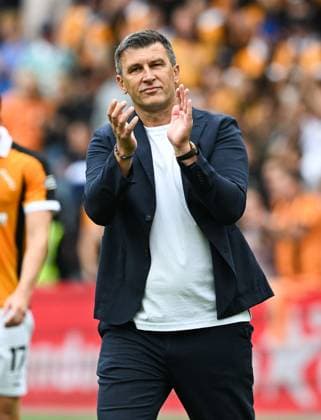 Head Coach Sergej Jakirovic of Hull City at the end of the match Hull City v Manchester United, ManU Premier League Football, Football, MKM Stadium, Hull, UK - 22 Aug 2026Hull MKM Stadium United Kingdom EDITORIAL USE ONLY No use with unauthorised audio, video, data, fixture lists, club league logos or live services. Online in-match use limited to 120 images, no video emulation. No use in betting, games or single club league player publications.  Copyright: xGreigxCowie Shutterstockx 17111325bq