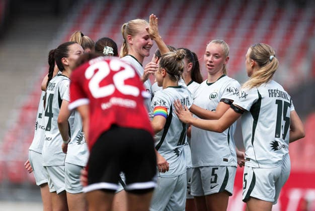 Wolfsburg Torjubel 2-7 , 1.FC Nürnberg-Wolfsburg , Google-Pixel Frauen Bundesliga , , Fußball , in dem Max Morlock Stadion in Nürnberg , Bayern , Deutschland . August 22 , 2026 . Photo by: Davide Elias IPA Photo Pressefoto DENL Copyright: xDavidexEliasx