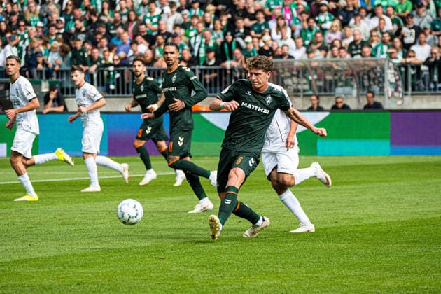 Fußball I Herren I Saison 2026-2027 I DFB-Pokal I 1. Spieltag I Lüneburger SK Hansa - SV Werder Bremen I 22.08.2026 Pass, schuss: Jens Stage (6, SV Werder Bremen) *** Soccer I Men s Team I 2026–2027 Season I DFB Cup I Matchday 1 I Lüneburger SK vs. SV Werder Bremen I August 22, 2026 Pass, shot by Jens Stage 6, SV Werder Bremen Copyright: xLobeca Björn-OlexKehmx