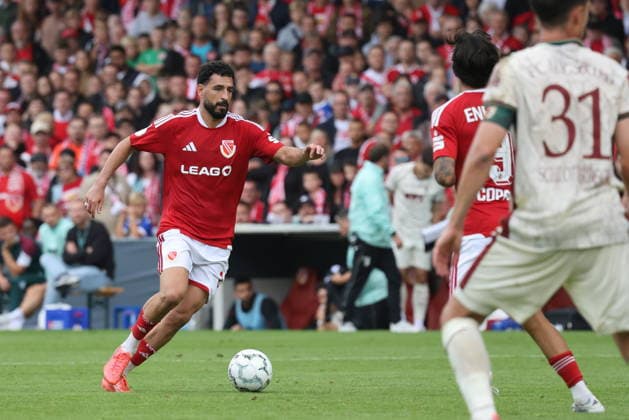 10 Tolcay Cigerci (Energie Cottbus) Fussball DFB-Pokal 1. Hauptrunde 2026 2027 FC Energie Cottbus - FC Augsburg *** 10 Tolcay Cigerci Energie Cottbus Soccer DFB Cup 1st Round 2026–2027 FC Energie Cottbus FC Augsburg