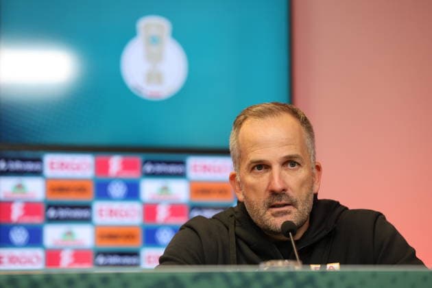 Trainer Manuel Baum (FC Augsburg) Fussball DFB-Pokal 1. Hauptrunde 2026 2027 FC Energie Cottbus - FC Augsburg *** Coach Manuel Baum, FC Augsburg, Soccer, DFB Cup, First Round, 2026–2027, FC Energie Cottbus, FC Augsburg