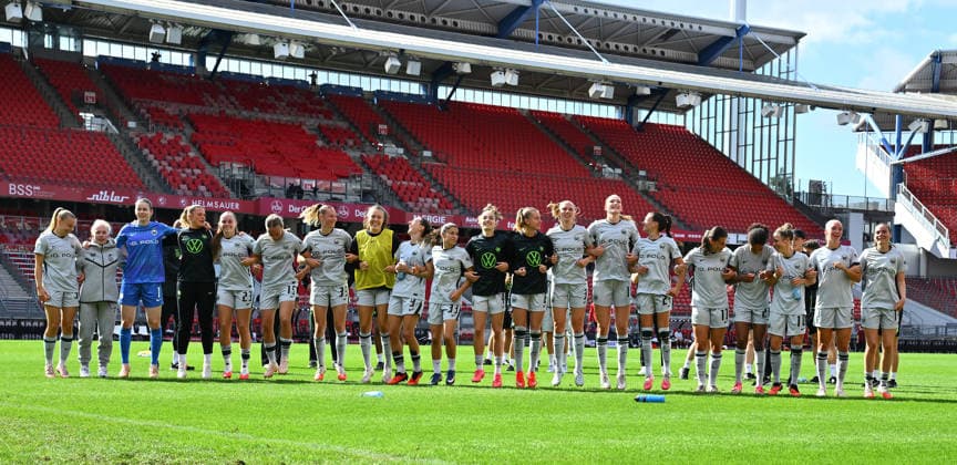 22.08.2026 - Fussball - Saison 2026 2027 - 1. Google Pixel Frauen Bundesliga - 01. Spieltag: 1. FC Nürnberg FCN ( Club Clubfrauen ) - VfL Wolfsburg - Sportfoto Zink - xwoxzix - Mannschaft Team Wolfsburg - Jubel Freude nach Spielende *** August 22, 2026 Soccer Season 2026–2027 1 Google Pixel Women s Bundesliga Matchday 1 FC Nürnberg FCN Club Women s Team VfL Wolfsburg Sports Photo Zink xwoxzix Wolfsburg Team Celebrating Joy After the Game