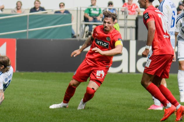 Luca Schnellbacher (Elversberg 24) jubelt nach dem Tor zum 0:1 22.08.2026 ¢ Fussball ¢ MSV Duisburg vs SV Elversberg ¢ DFB-Pokal, Schauinsland-Reisen-Arena, Duisburg, DFB DFL REGULATIONS PROHIBIT ANY USE OF PHOTOGRAPHS AS IMAGE SEQUENCES AND OR QUASI-VIDEO NRW Germany *** Luca Schnellbacher of Elversberg 24 celebrates after scoring the goal to make it 0–1 on August 22, 2026 ¢ Soccer ¢ MSV Duisburg vs. SV Elversberg ¢ DFB Cup, Schauinsland Reisen Arena, Duisburg, DFB and DFL regulations prohibit any use of photographs as image sequences and or quasi-video. NRW, Germany Copyright: xpepphotox xHorstxMauelshagenx pep00321, pep_20260822_hm