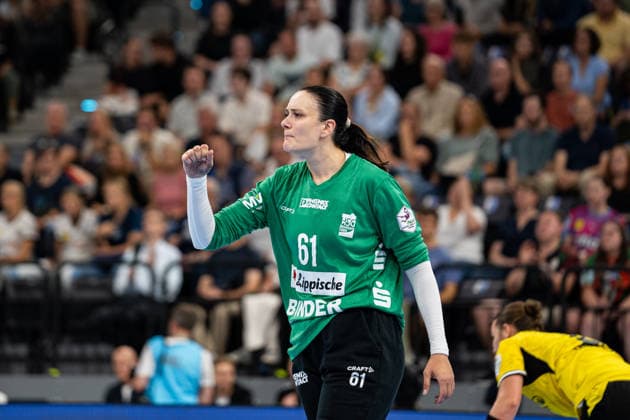 HSG Blomberg-Lippe (GER) vs. Borussia Dortmund (GER), Handball, 1. Handball Bundesliga Frauen, Rexel Supercup 2026, Saison 2026 2027, Muenchen, 22.08.2026 Nicole Roth (HSG Blomberg-Lippe, 61) jubelt nach einer Parade Muenchen SAP Garden Deutschland *** HSG Blomberg Lippe GER vs. Borussia Dortmund GER, Handball, Women s Handball Bundesliga 1, 2026 Rexel Supercup, 2026–2027 Season, Munich, August 22, 2026: Nicole Roth of HSG Blomberg Lippe, 61, celebrates after a save at the SAP Garden in Munich, Germany