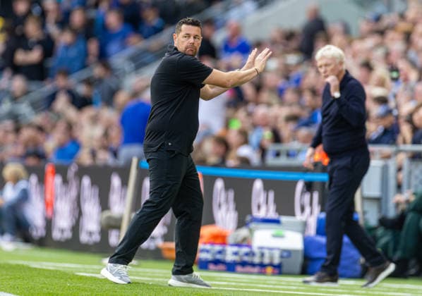 Football - FA Premier League - Everton FC v Crystal Palace FC LIVERPOOL, ENGLAND - Saturday, August 22, 2026: Crystal Palace s manager Pierre Sage during the FA Premier League match between Everton FC and Crystal Palace FC at Bramley-Moore Dock. (Photo by David Rawcliffe Propaganda) LIVERPOOL Bramley-Moore Dock MERSEYSIDE ENGLAND  Copyright: xDavidxRawcliffex P2026-08-22-Everton_Crystal-19