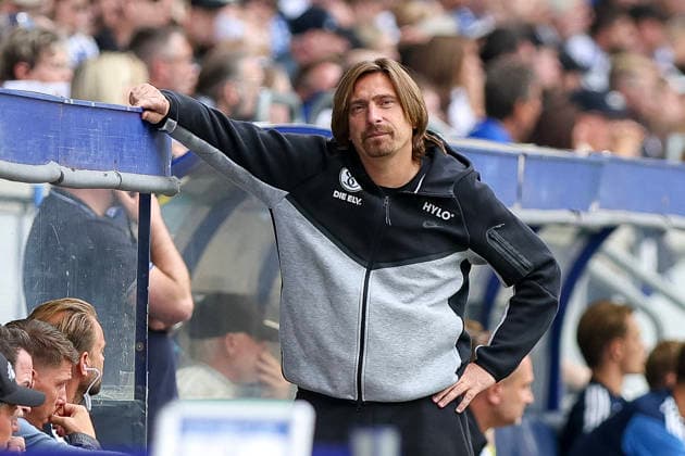 22.08.2026, GER, Fussball, Herren, DFB-Pokal, Saison 2026 2027, MSV Duisburg - SV Elversberg Trainer Vincent Wagner (SVE) schaut Duisburg schauinsland-reisen Arena Nordrhein-Westfalen Deutschland *** August 22, 2026, GER, Soccer, Men s, DFB Cup, 2026–2027 Season, MSV Duisburg vs. SV Elversberg, Coach Vincent Wagner, SVE vs. Duisburg, Schauinsland Reisen Arena, North Rhine-Westphalia, Germany Copyright: xAdrianxSchlüterx
