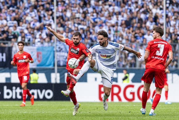 DFB-Pokal, 2026 2027, 1. Runde: MSV Duisburg - SV 07 Elversberg; 22.08.2026 Lukasz Poreba (SV 07 Elversberg, 8), Lex Tyger Lobinger (MSV Duisburg, 9) DFB-Pokal, 2026 2027, 1. Runde: MSV Duisburg - SV 07 Elversberg; Schauinsland-Reisen-Arena, Duisburg; 22.08.2026 DFB regulations prohibit any use of photographs as image sequences and or quasi video. *** DFB Cup, 2026–2027, First Round: MSV Duisburg vs. SV 07 Elversberg, August 22, 2026; Lukasz Poreba (SV 07 Elversberg), 8; Lex Tyger Lobinger (MSV Duisburg), 9; DFB Cup, 2026–2027, First Round: MSV Duisburg vs. SV 07 Elversberg, Schauinsland Reisen Arena, Duisburg, August 22, 2026. DFB regulations prohibit any use of photographs as image sequences and or quasi-video Copyright: xBEAUTIFULxSPORTS Buriakovx